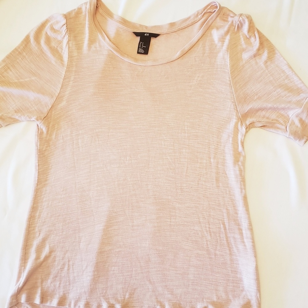 ⬇️H&M rose gold short sleeve shirt